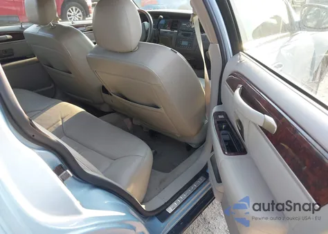 2010 Lincoln Town Car Signature Limited from USA, damaged, VIN 2LNBL8CV9AX611259